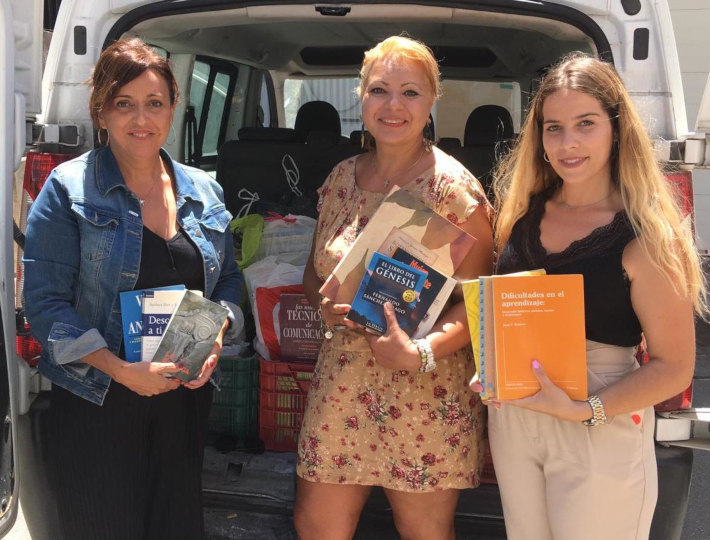 Nuevas donaciones de más de 500 libros para la iniciativa ‘Leer en la playa’